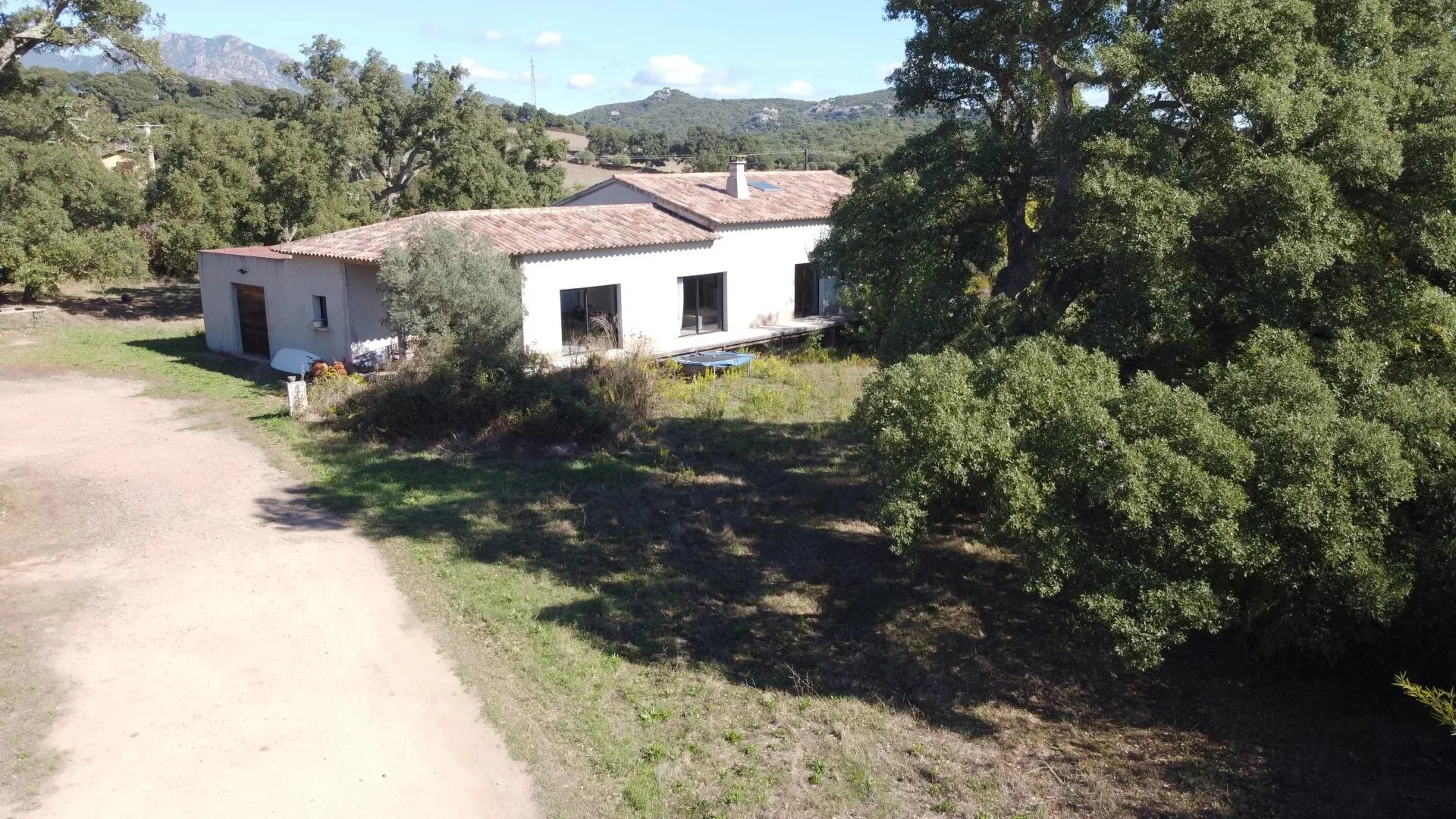 MAGNIFIQUE VILLA 5P 186M2 plain pied sur une parcelle de 2900M2
